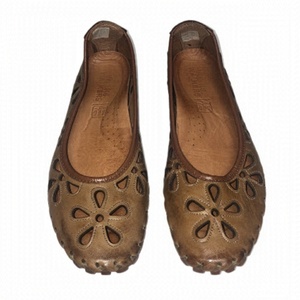 Volks Walkers size 39 womens leather shoes. Brown